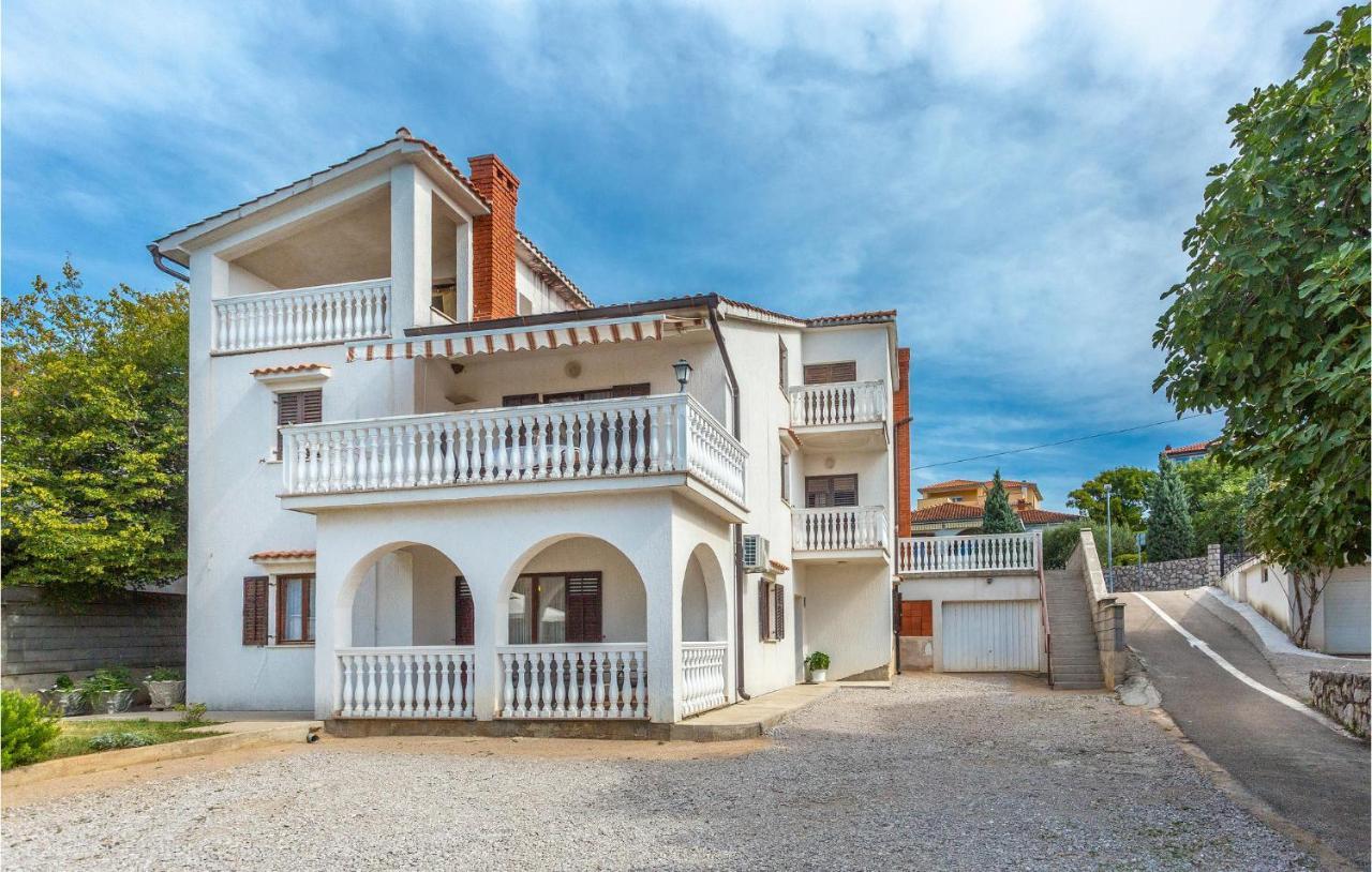 2 Bedroom Cozy Apartment In Omišalj المظهر الخارجي الصورة