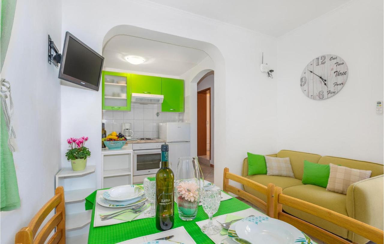 2 Bedroom Cozy Apartment In Omišalj المظهر الخارجي الصورة
