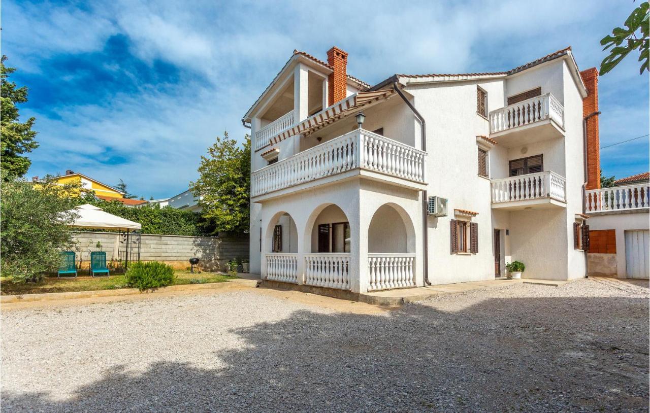2 Bedroom Cozy Apartment In Omišalj المظهر الخارجي الصورة