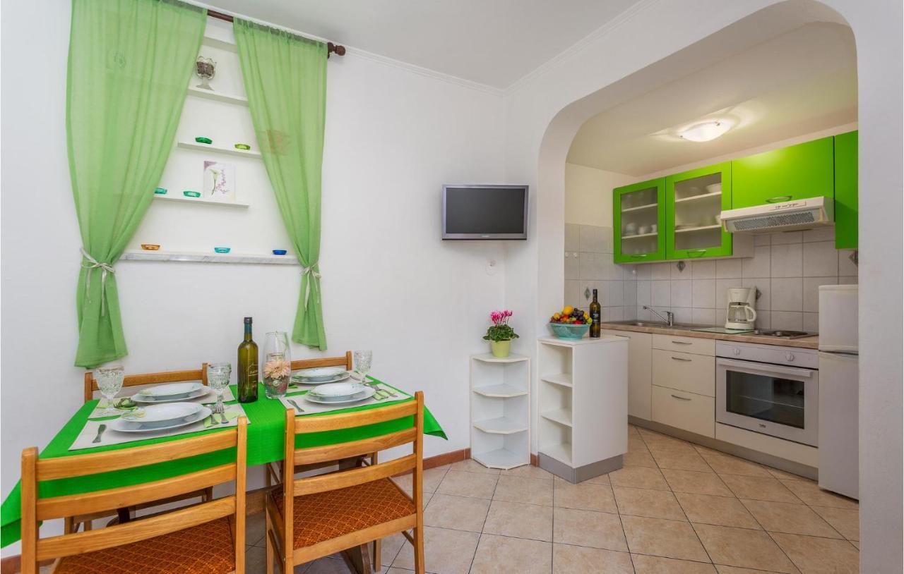 2 Bedroom Cozy Apartment In Omišalj المظهر الخارجي الصورة
