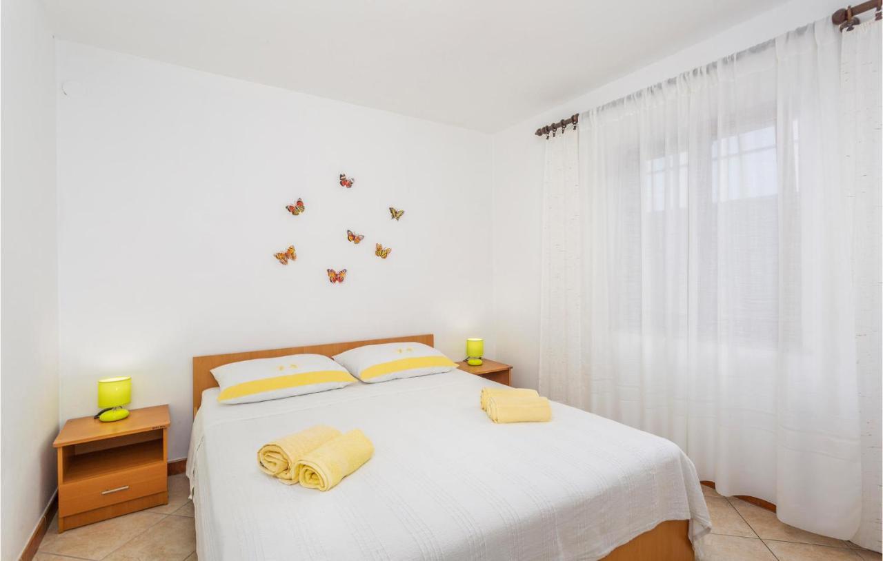 2 Bedroom Cozy Apartment In Omišalj المظهر الخارجي الصورة